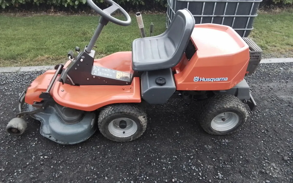 Ride on mower - Image 1