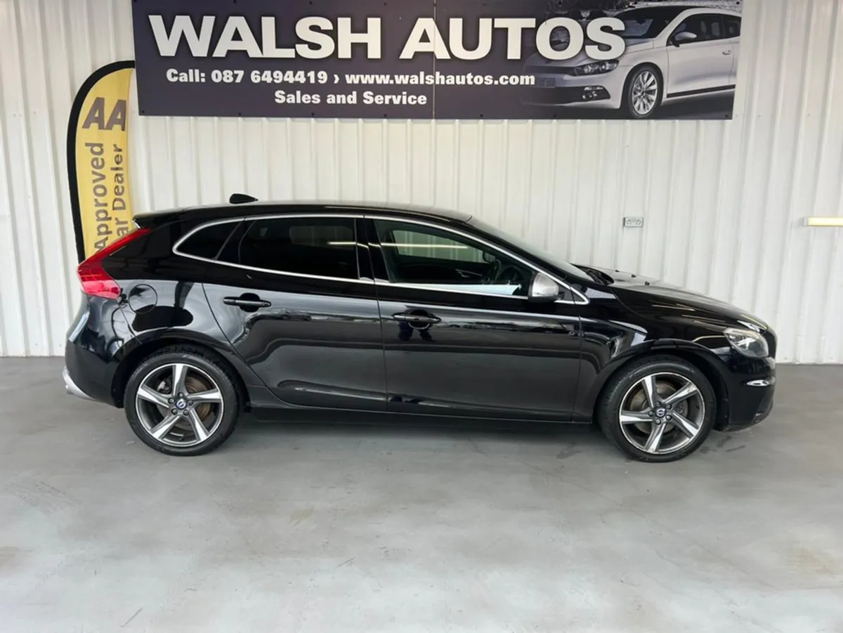 Volvo V40 D2 R-design 5DR - Image 4