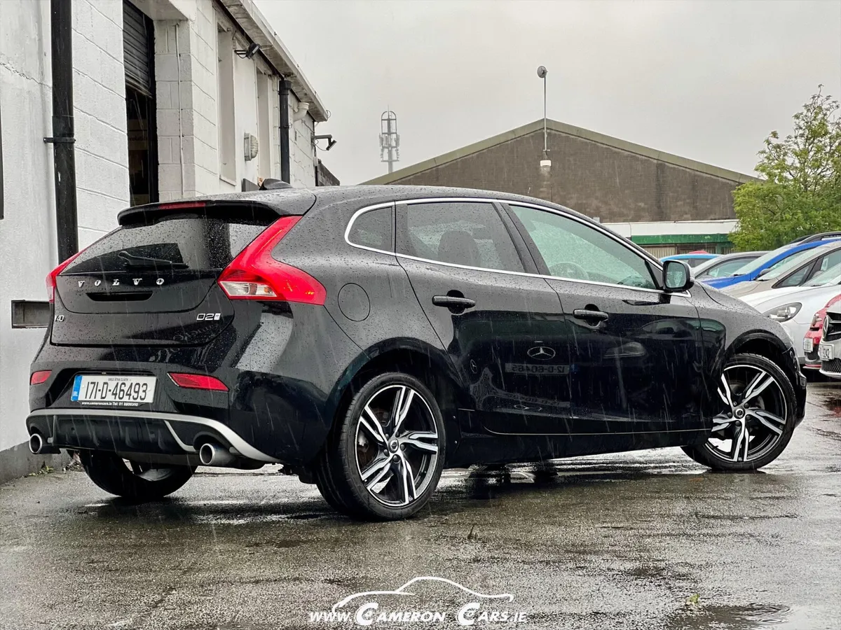 VOLVO V40 R-DESIGN D2 DIESEL FINANCE ME - Image 3