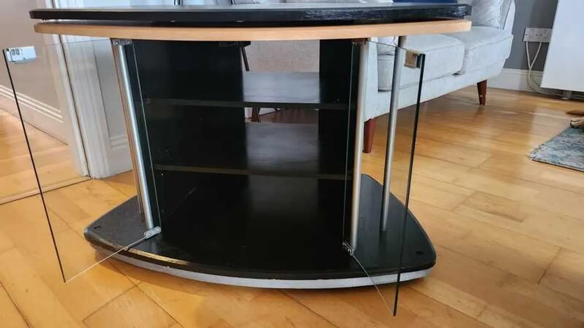 TV Unit - Image 2
