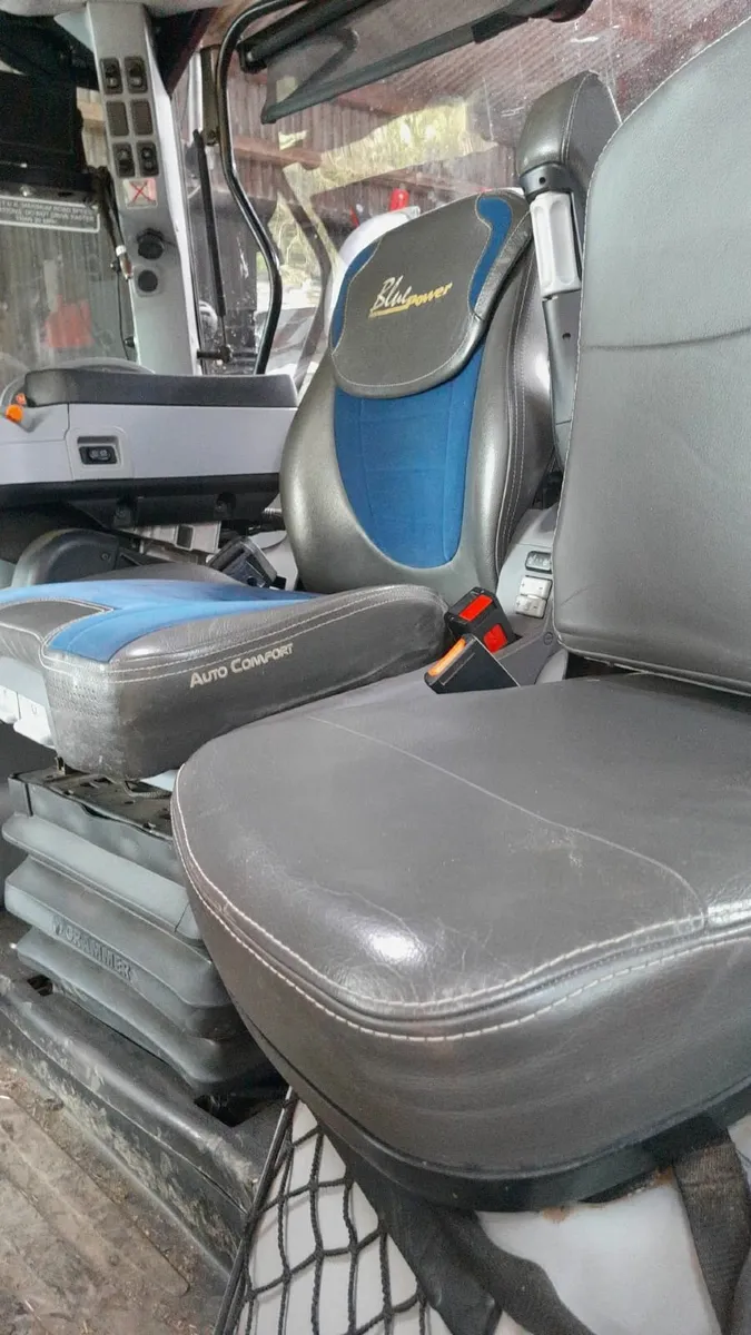 New Holland tractor T7 270 2016 - Image 3
