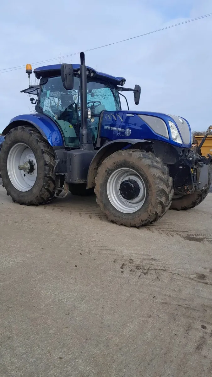 New Holland tractor T7 270 2016 - Image 4
