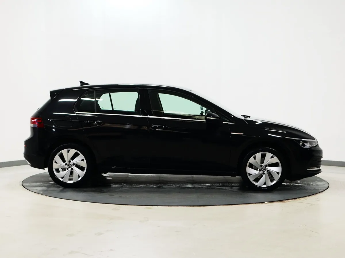 *88* 2023 Volkswagen Golf 2.0tdi style - Image 3