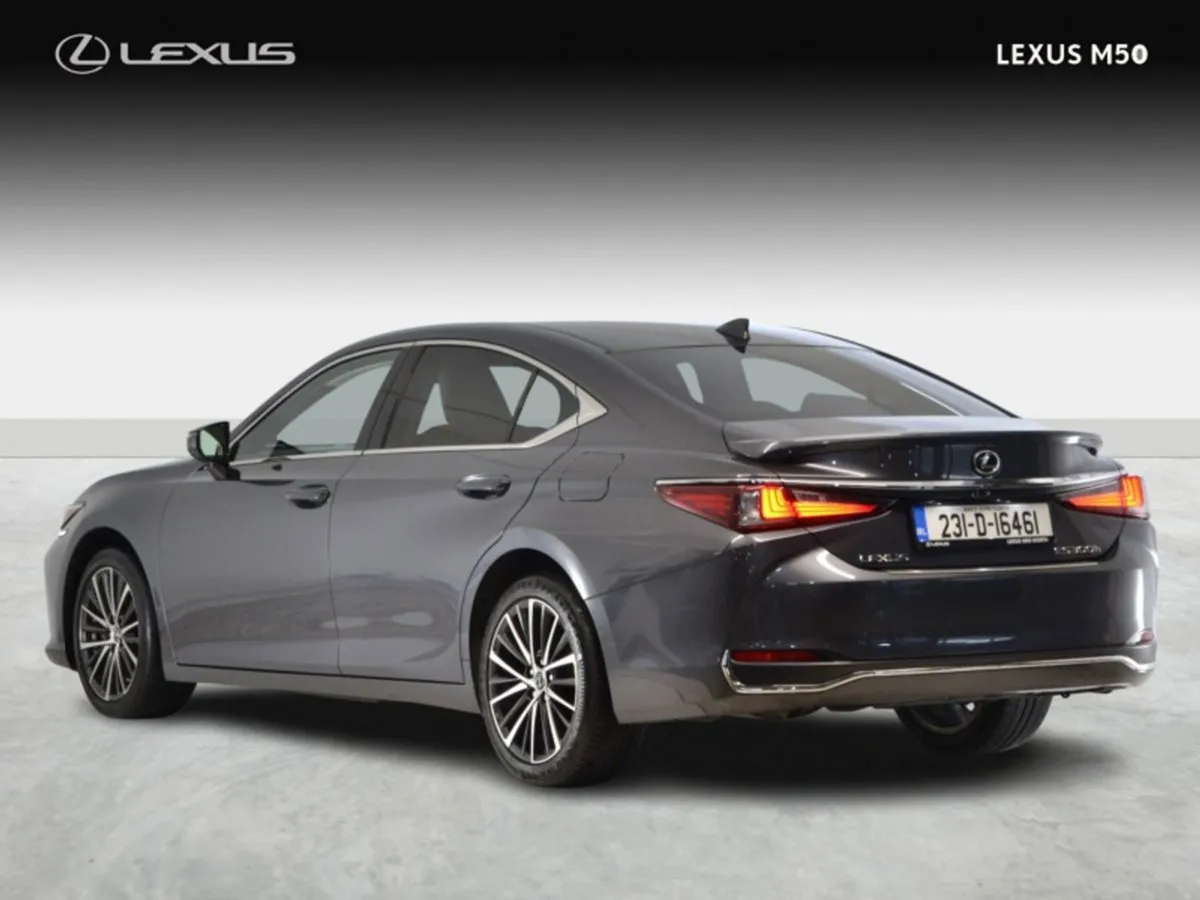 Lexus ES 300h Dynamic - Image 3