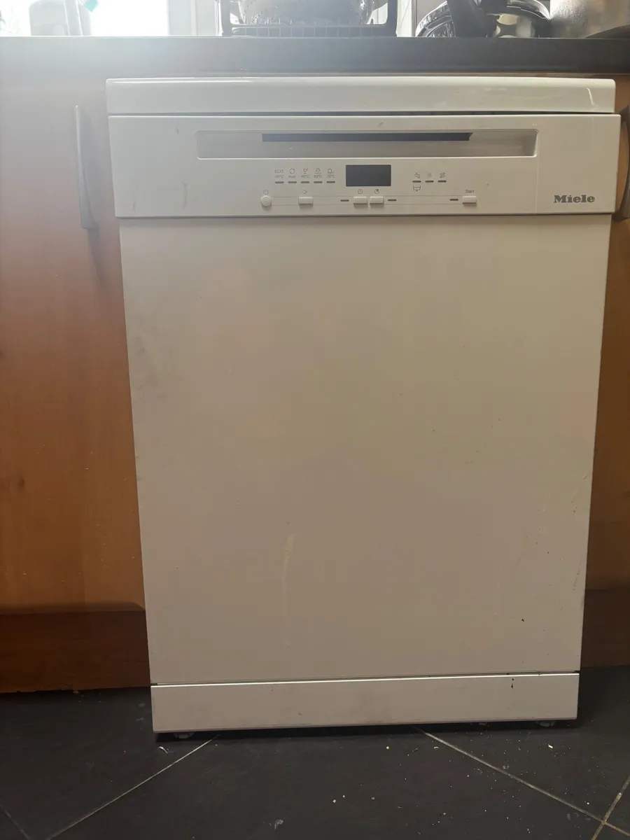 Miele freestanding Dishwasher - Image 1