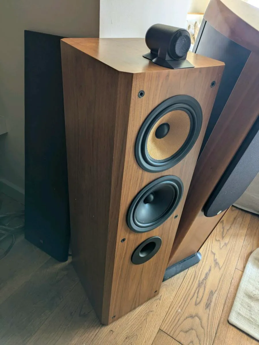 Bower & Wilkins 803 speakers - Image 1