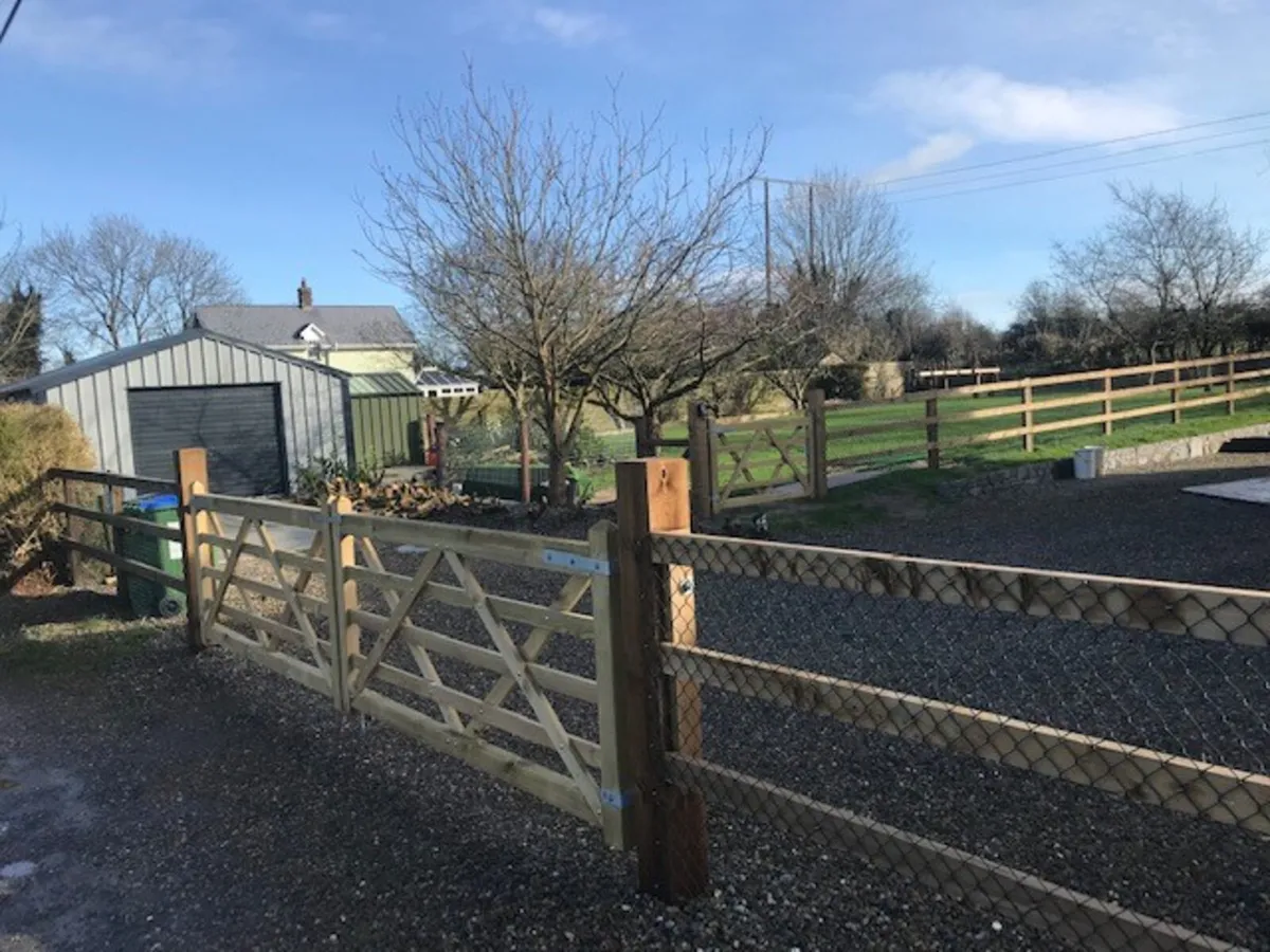 CONTRACT FENCING AT FRS TINAHELY - Image 4