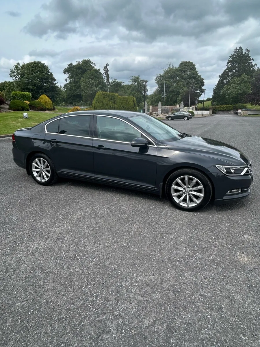 VOLKSWAGEN PASSAT BUSINESS EDITION - Image 2