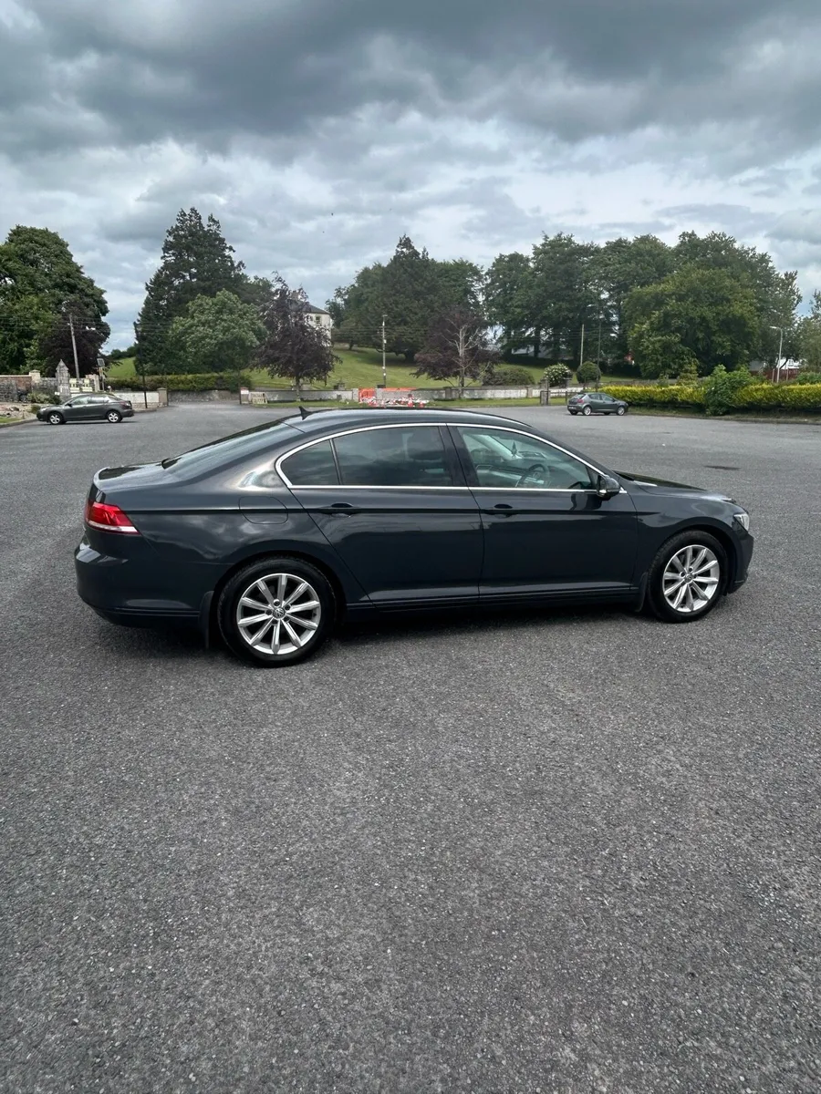 VOLKSWAGEN PASSAT BUSINESS EDITION - Image 4
