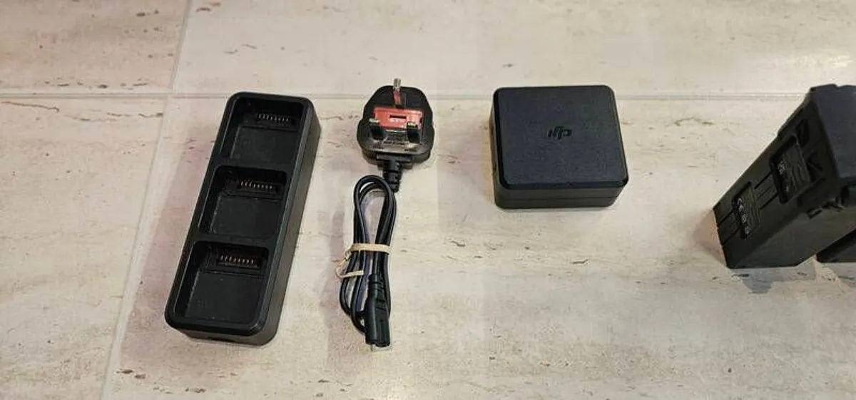 Dji Mavic 3 Pro Cine, Rc Pro, 4 X Batts - Image 3