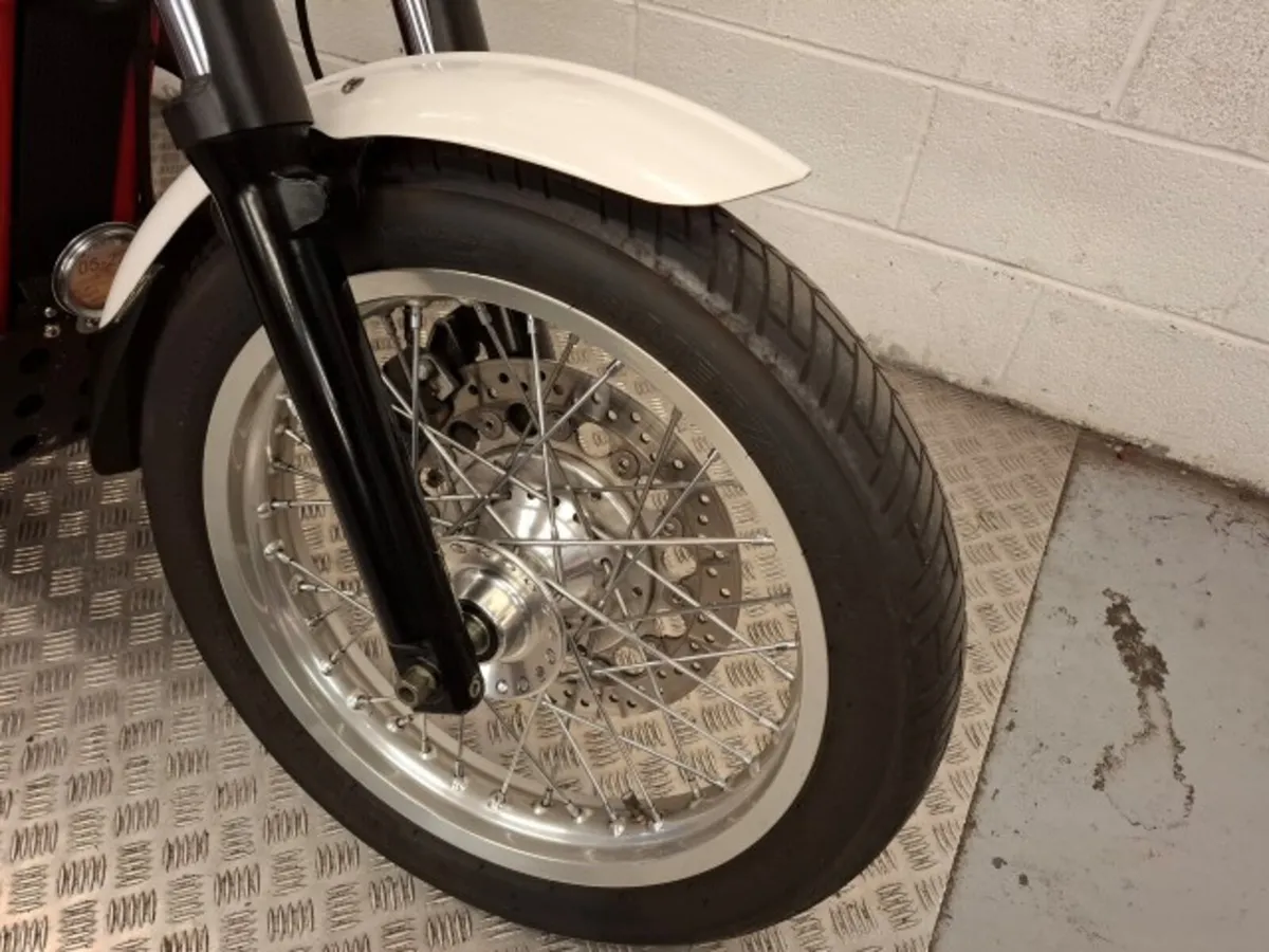 Triumph Thruxton 900 2010 - Image 3