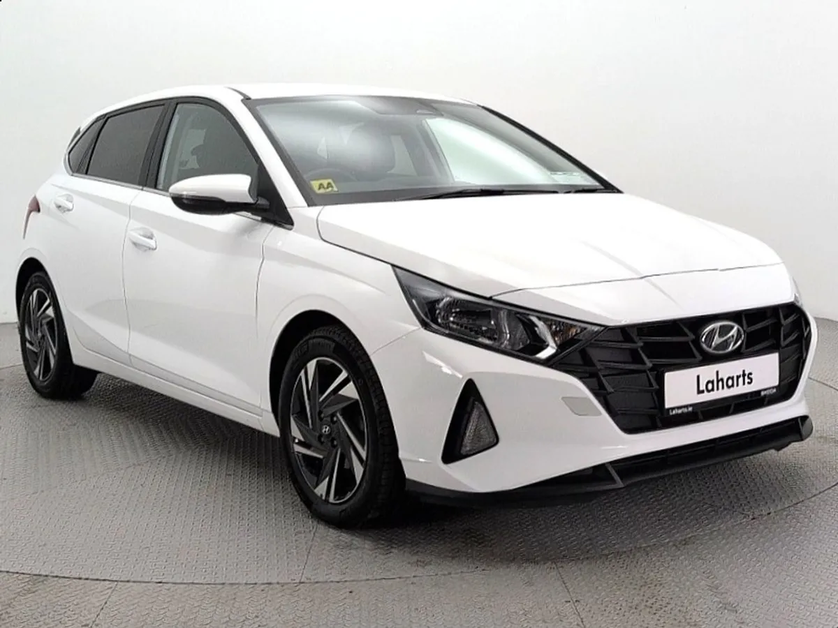 Hyundai i20 Deluxe Plus 5DR - Image 1
