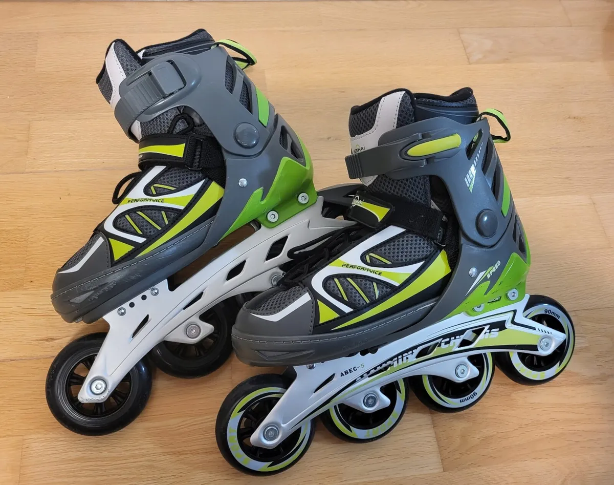 Inline skates, adjustable size (uk 6-7.5) - Image 1