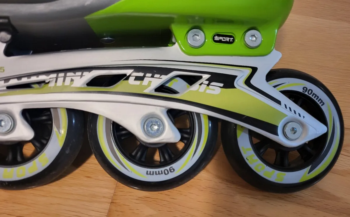 Inline skates, adjustable size (uk 6-7.5) - Image 4