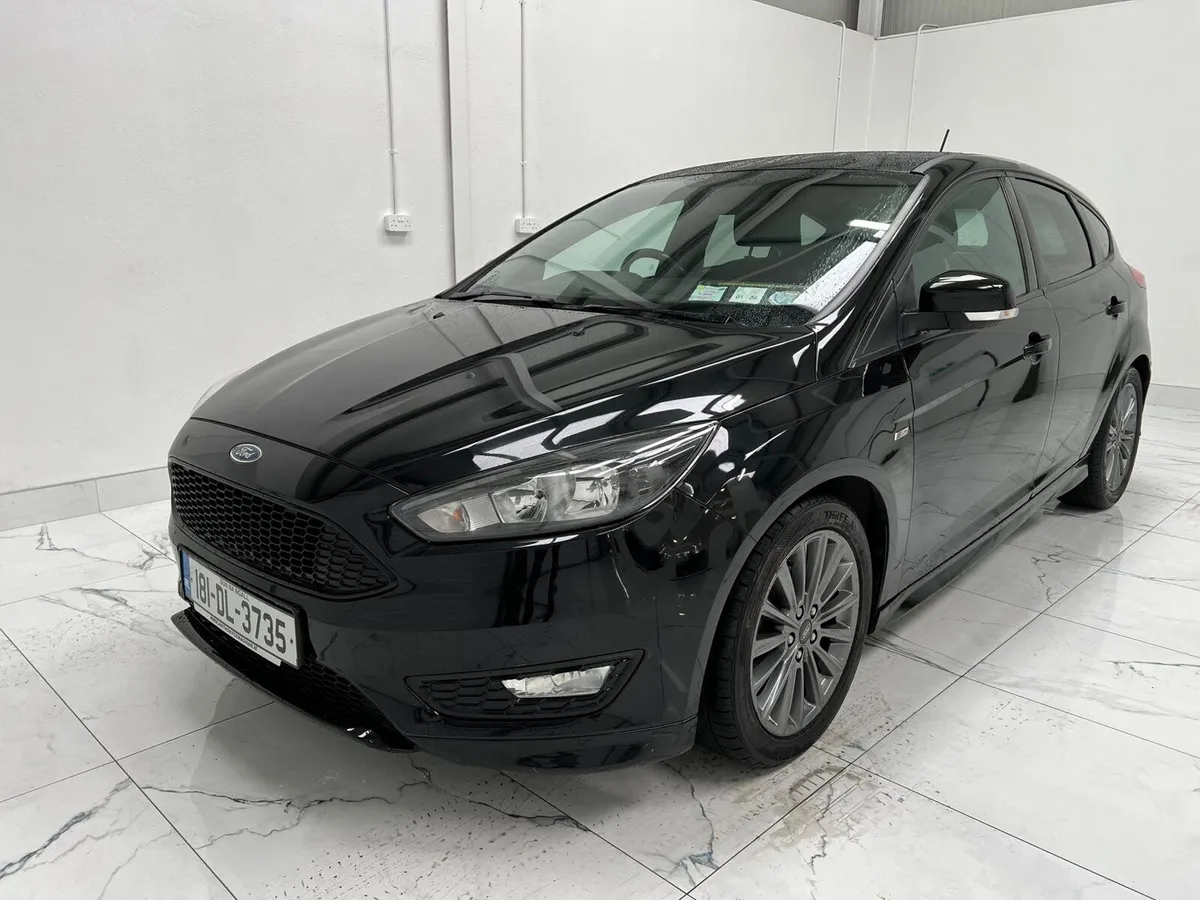 2018 Ford Focus ST LINE - Image 4