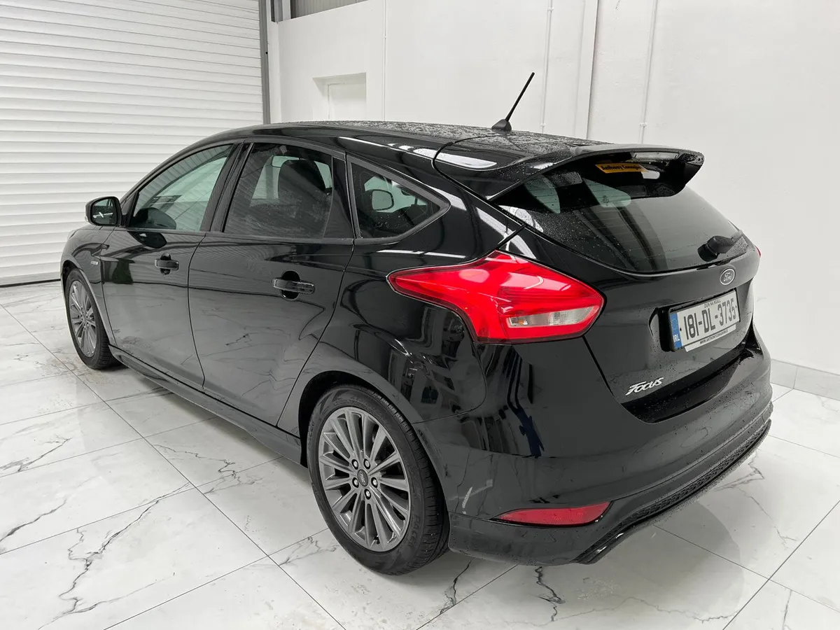 2018 Ford Focus ST LINE - Image 3