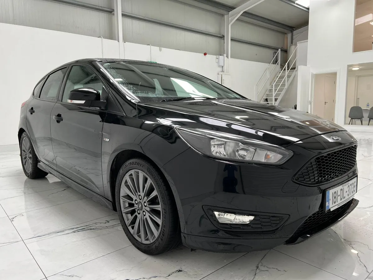 2018 Ford Focus ST LINE - Image 1