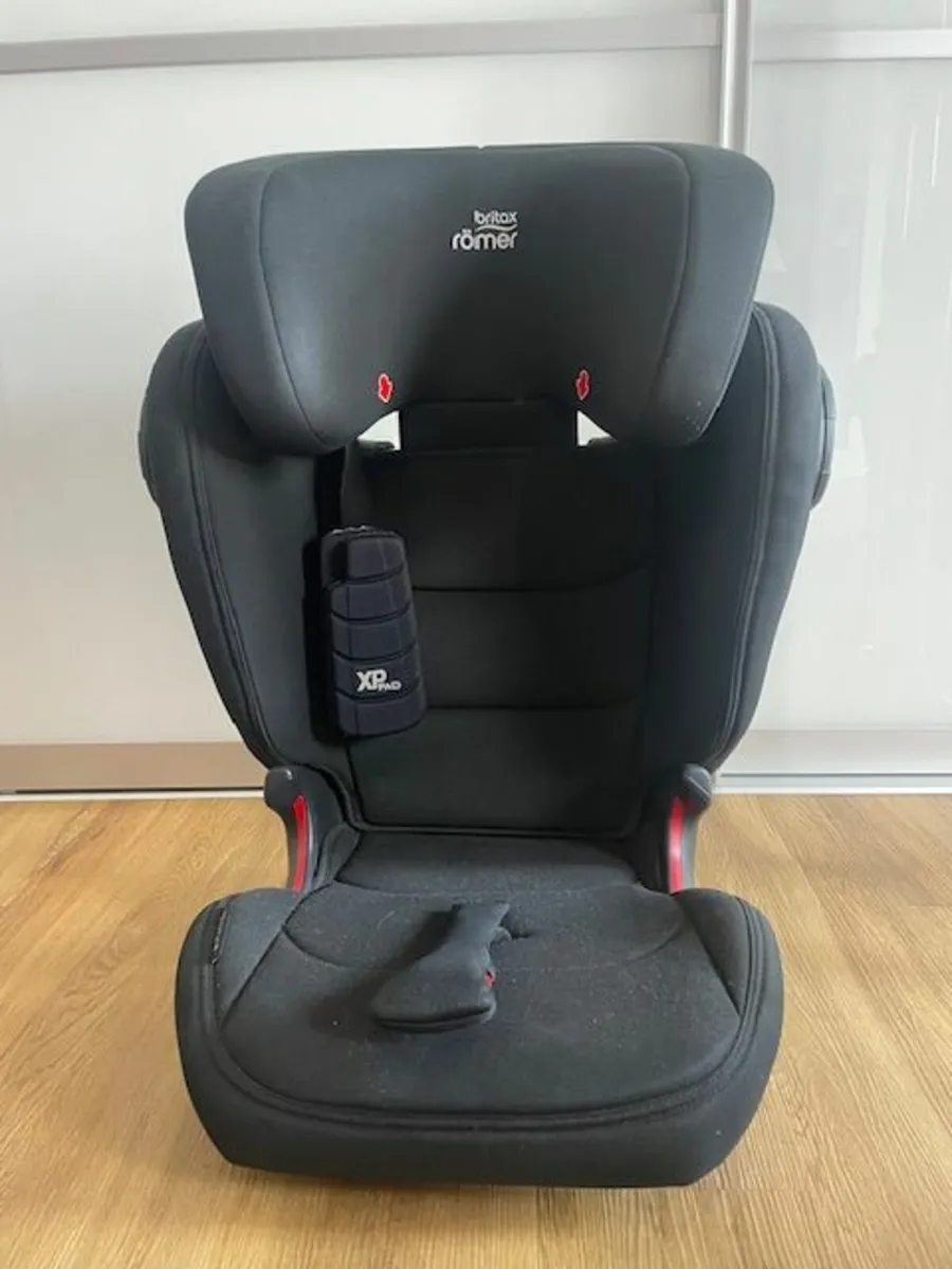 Kids Britax Romer Car Seat - Image 1