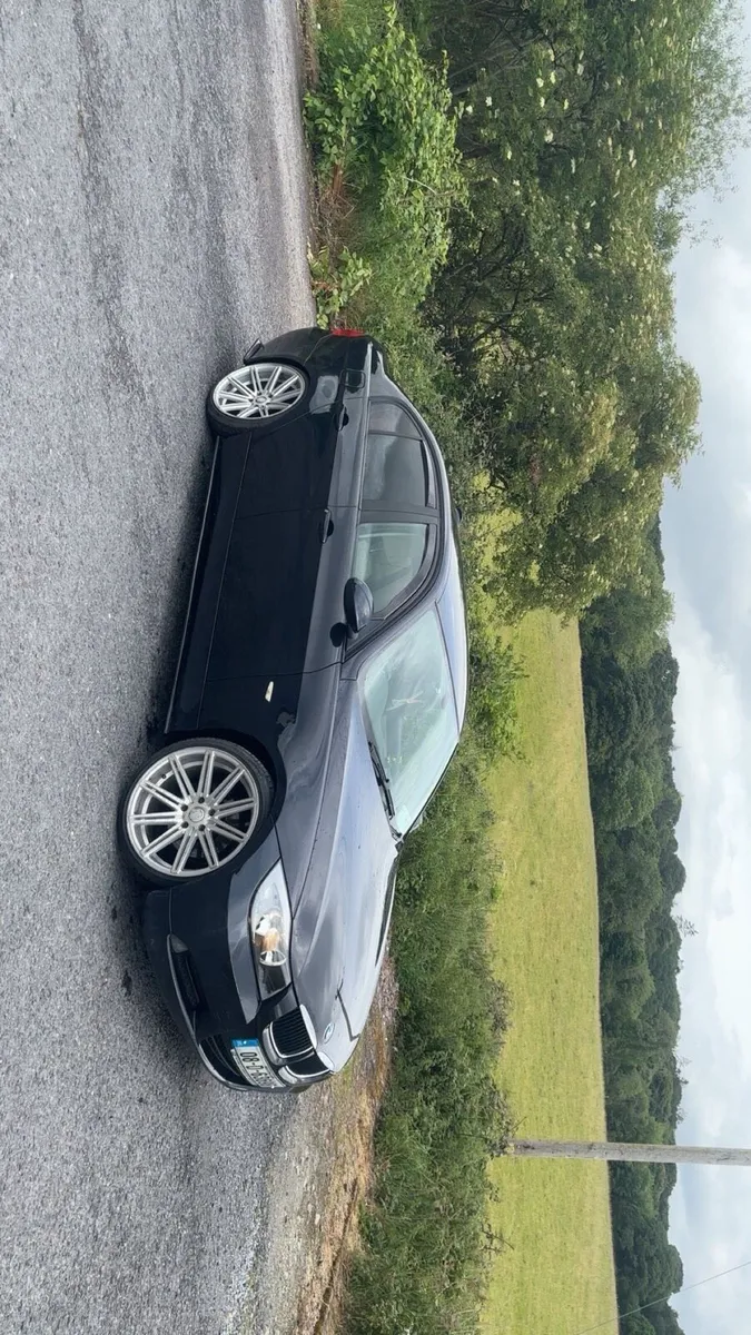 BMW E90 black - Image 1