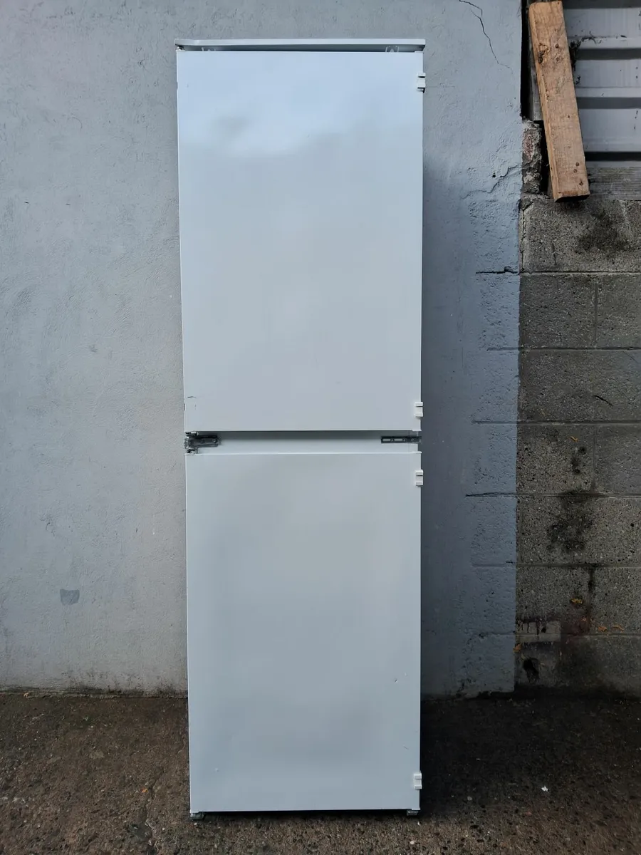 50/50 INTEGRETED FRIDGE AND FREEZER - Image 1