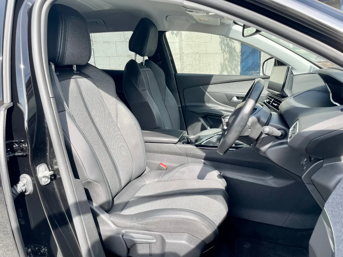 Peugeot 3008 Allure 1.5 BlueHdi 130BHP Manual,2022 - Image 4