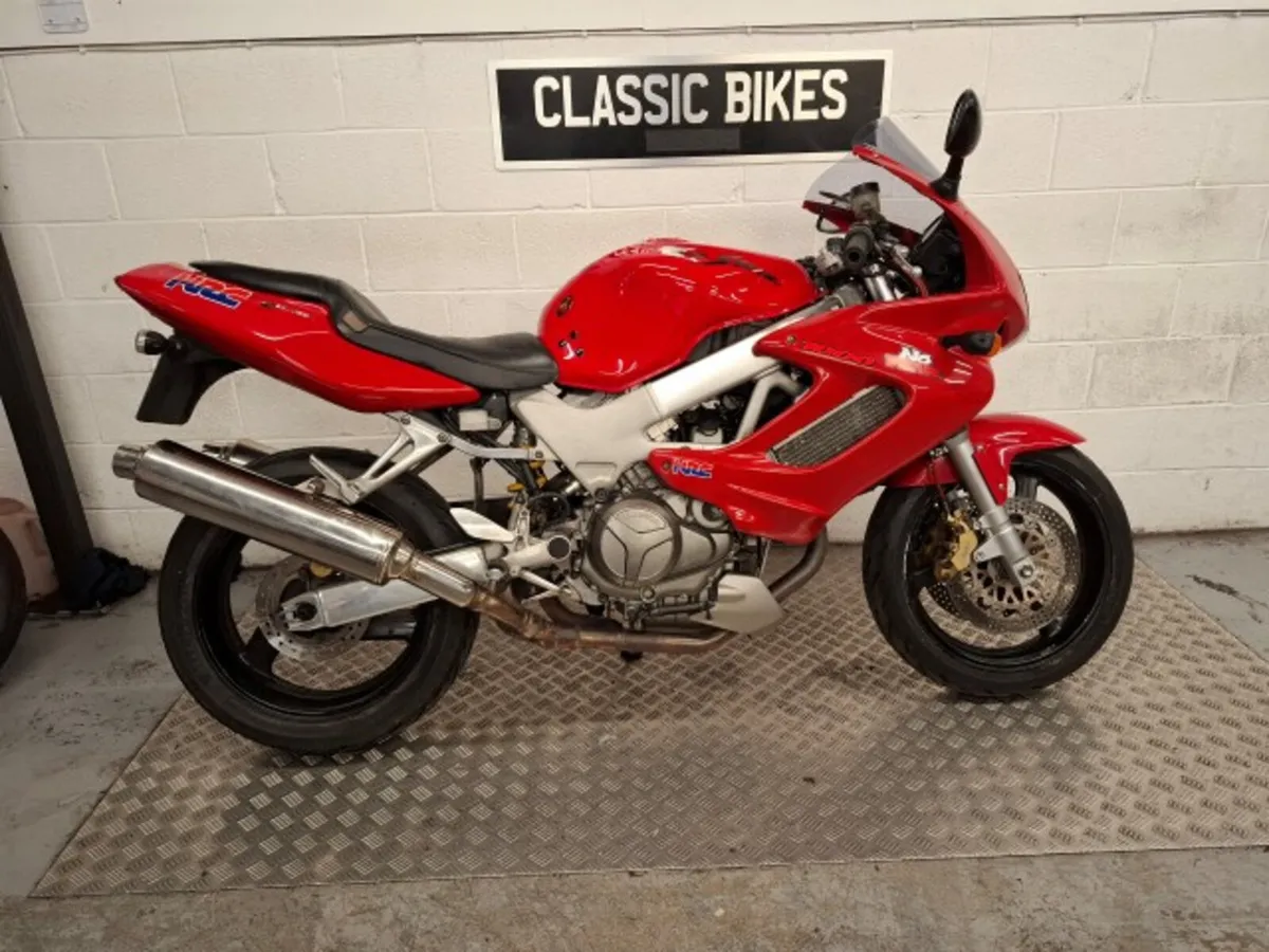 Honda VRT 1000 Firestorm - Image 1