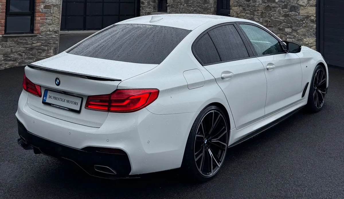 2018 BMW 5 SERIES G30 520D M SPORT M PERFORMANCE - Image 2