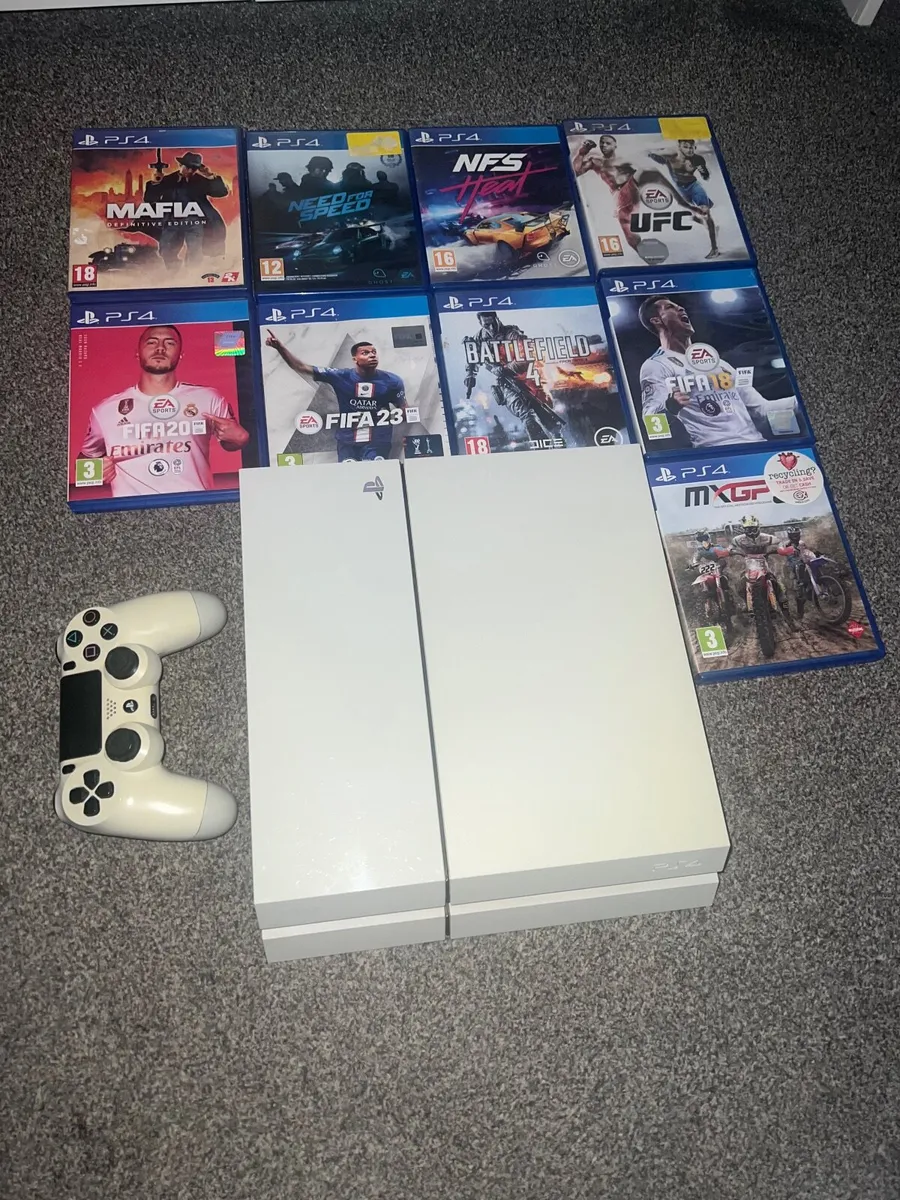 PlayStation 4 with 9 games - Image 2