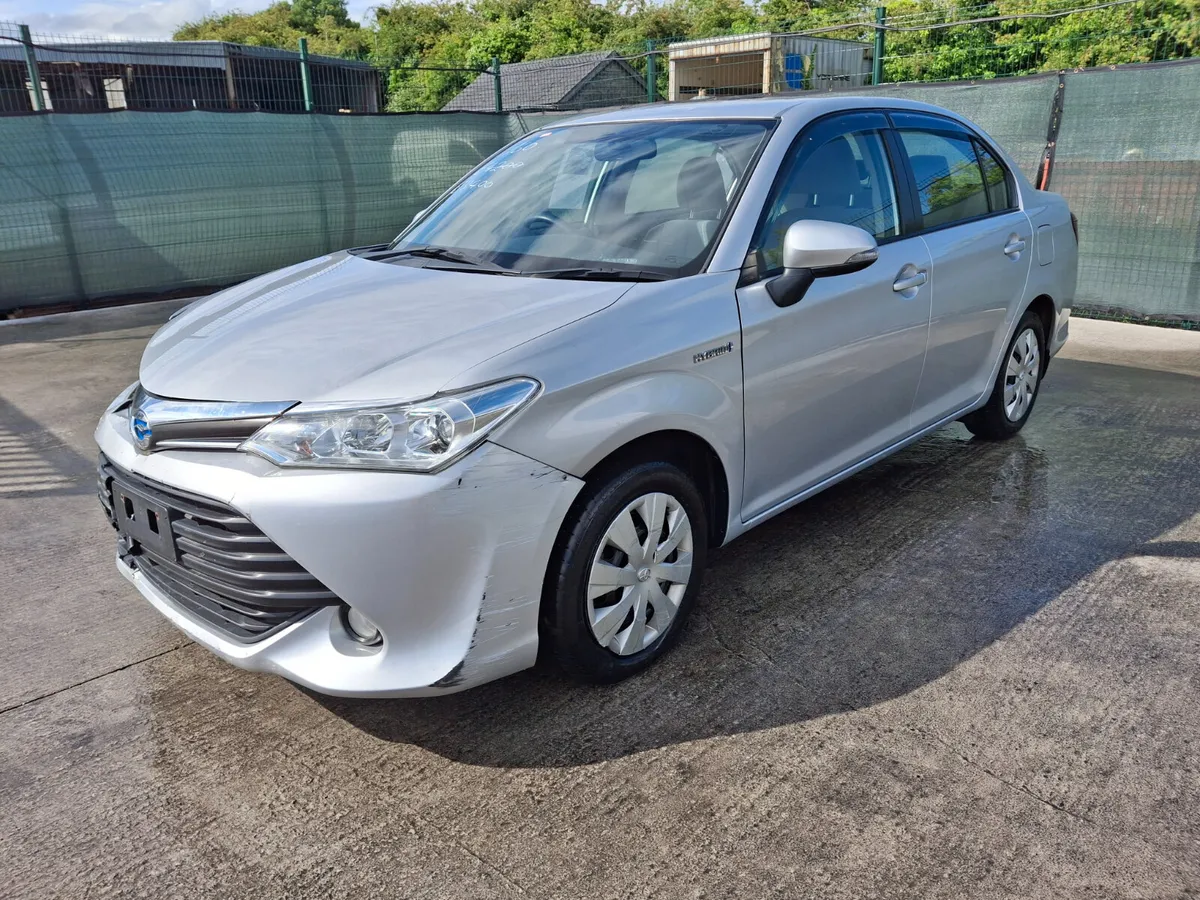 162 Toyota Corolla Fielder 1.5 Hybrid - Image 2