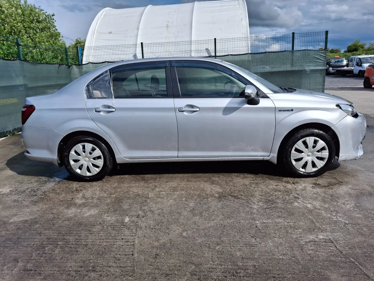 162 Toyota Corolla Fielder 1.5 Hybrid - Image 4