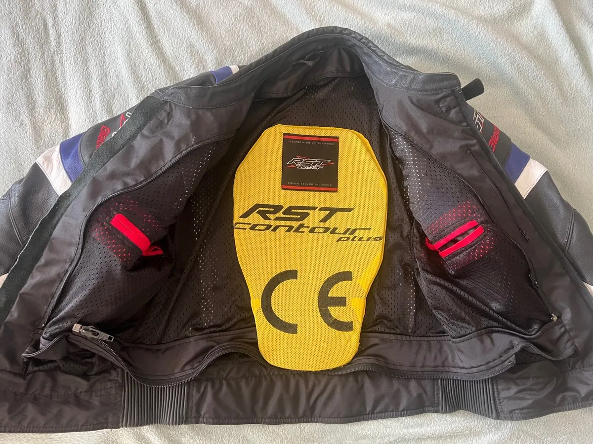 Motorbike jacket RST size M - Image 2