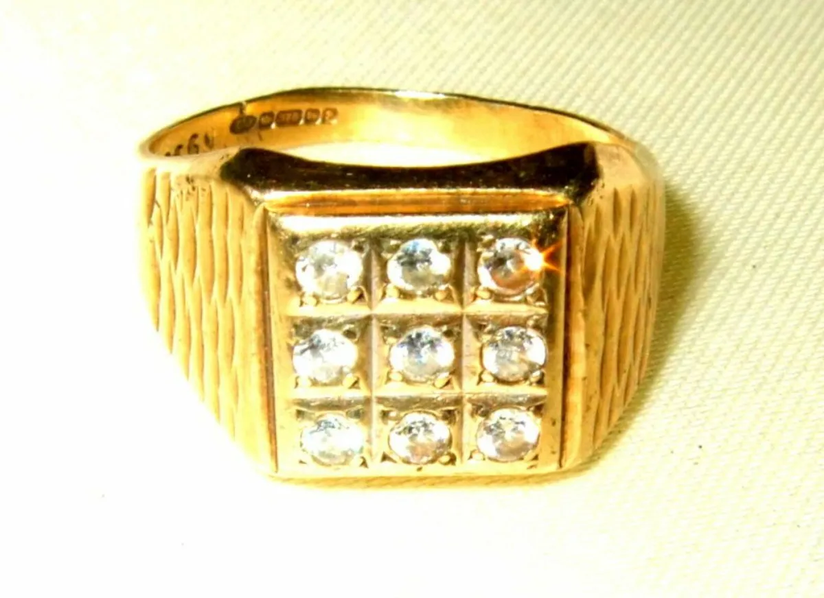 Vintage Gentlemans Gemset Ring - Image 1