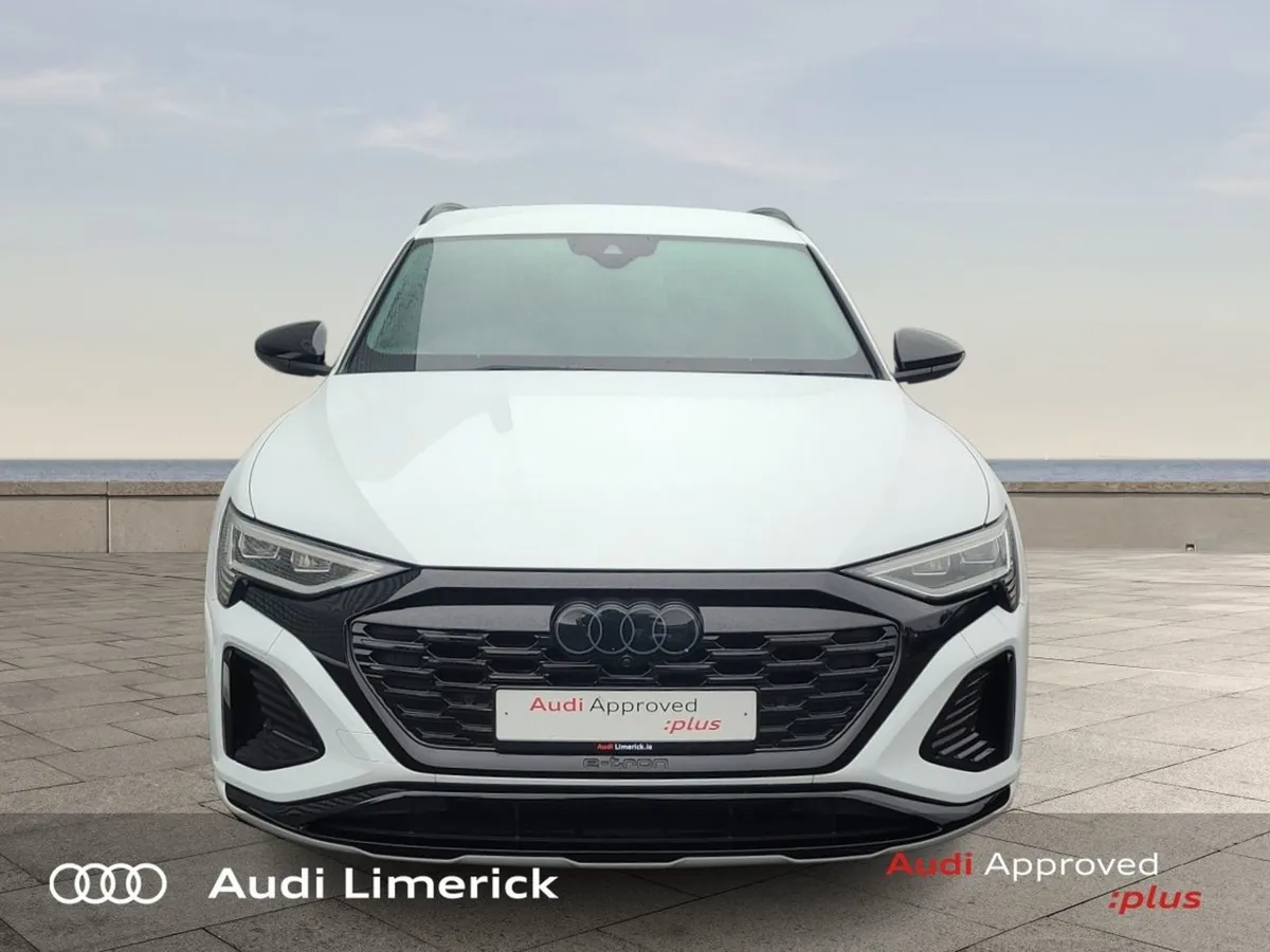 Audi Q8 e-tron 55 S Line Black Edition Quattro - Image 3
