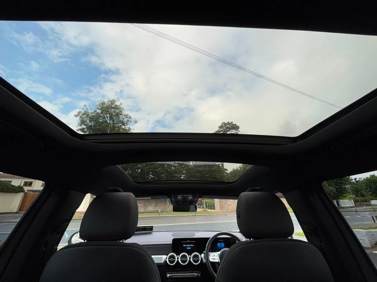 Mercedes-Benz EQB Premium Sunroof 300 4matic 7 Se - Image 3