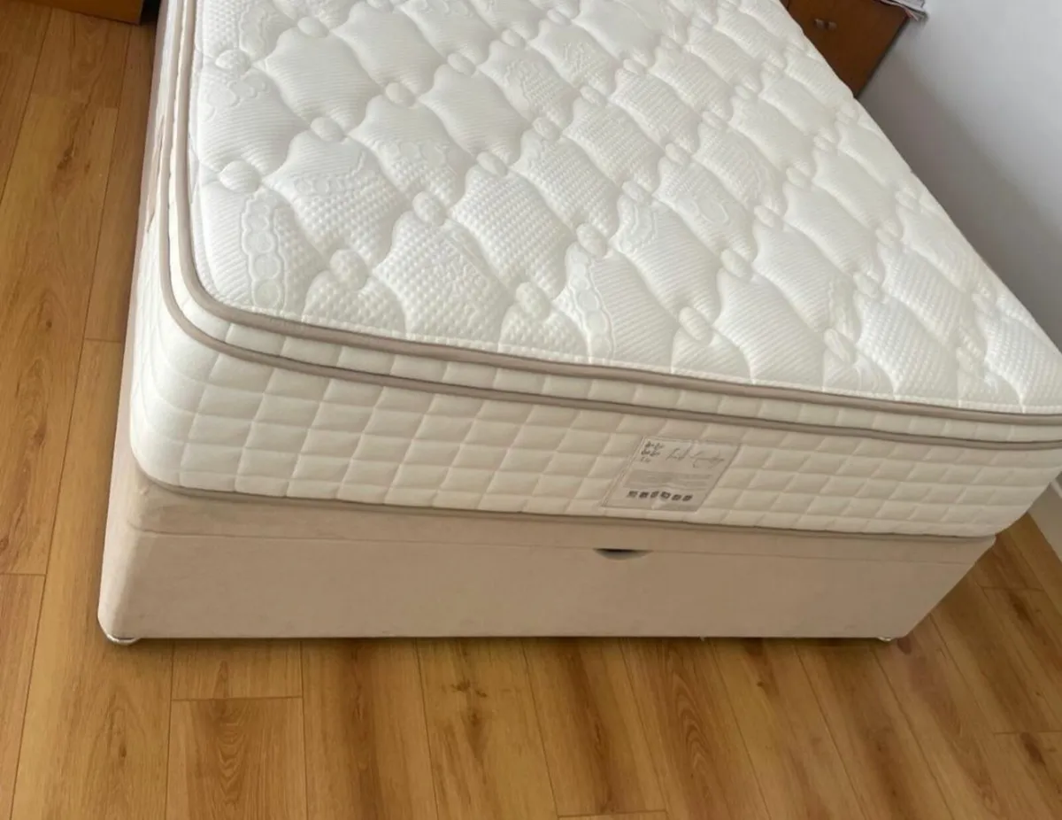 Luxurious Bed. Hydrolic assist extra larg storage - Image 2