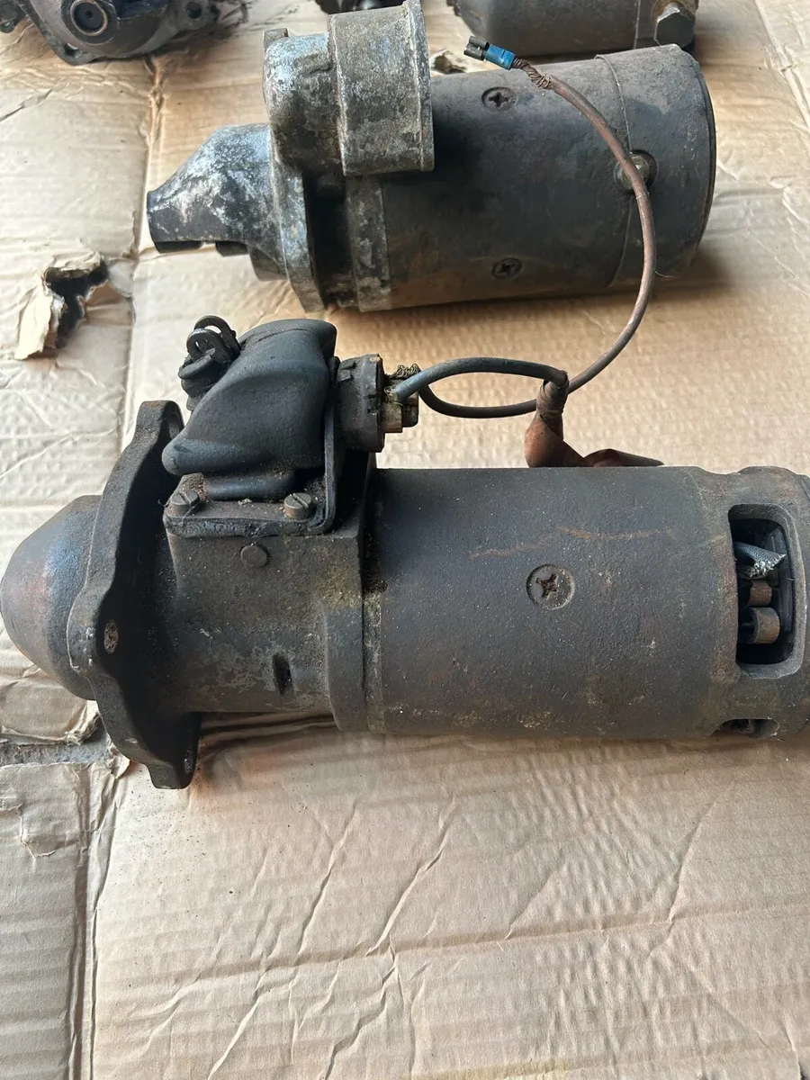 Massey Ferguson Starter motors and filter housing - Image 2
