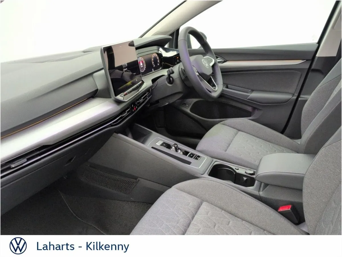 Volkswagen Golf Edition 75 1.5tsi 5DR 150HP Phev - Image 4