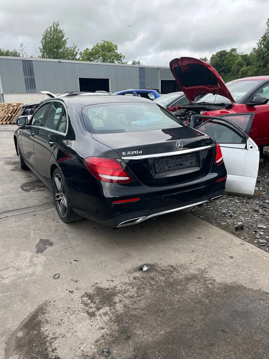 2019 Mercedes e220 for parts - Image 4