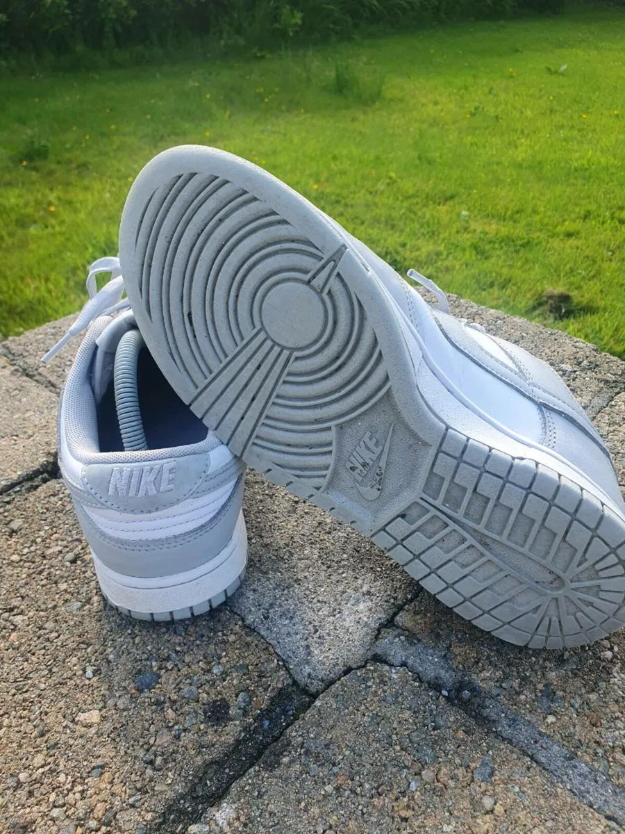 Nike dunks - Image 3