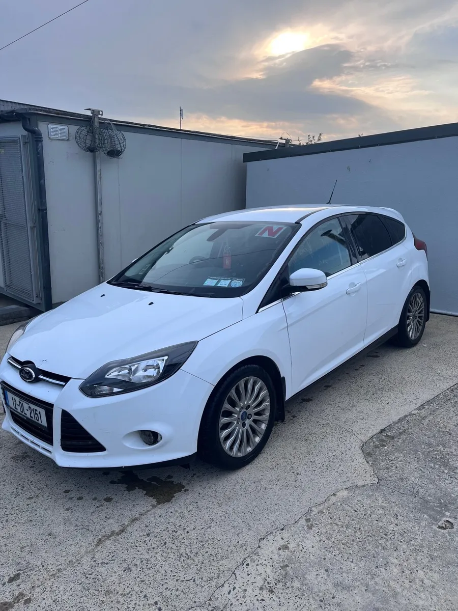 Ford Focus 2012 - Image 2