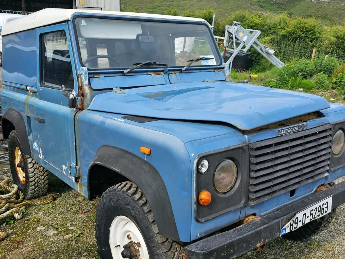 Defender 90 - Image 1