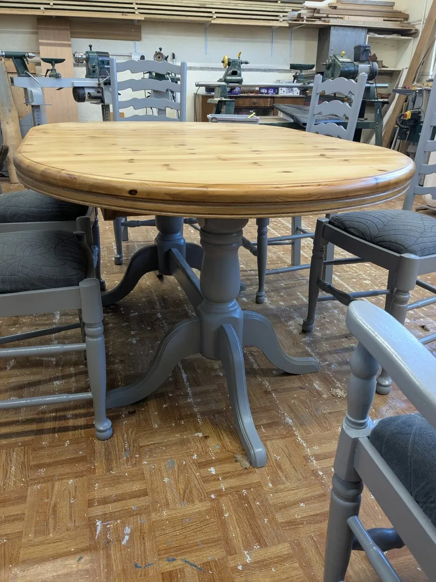 Kitchen Table and Chairs - Image 3