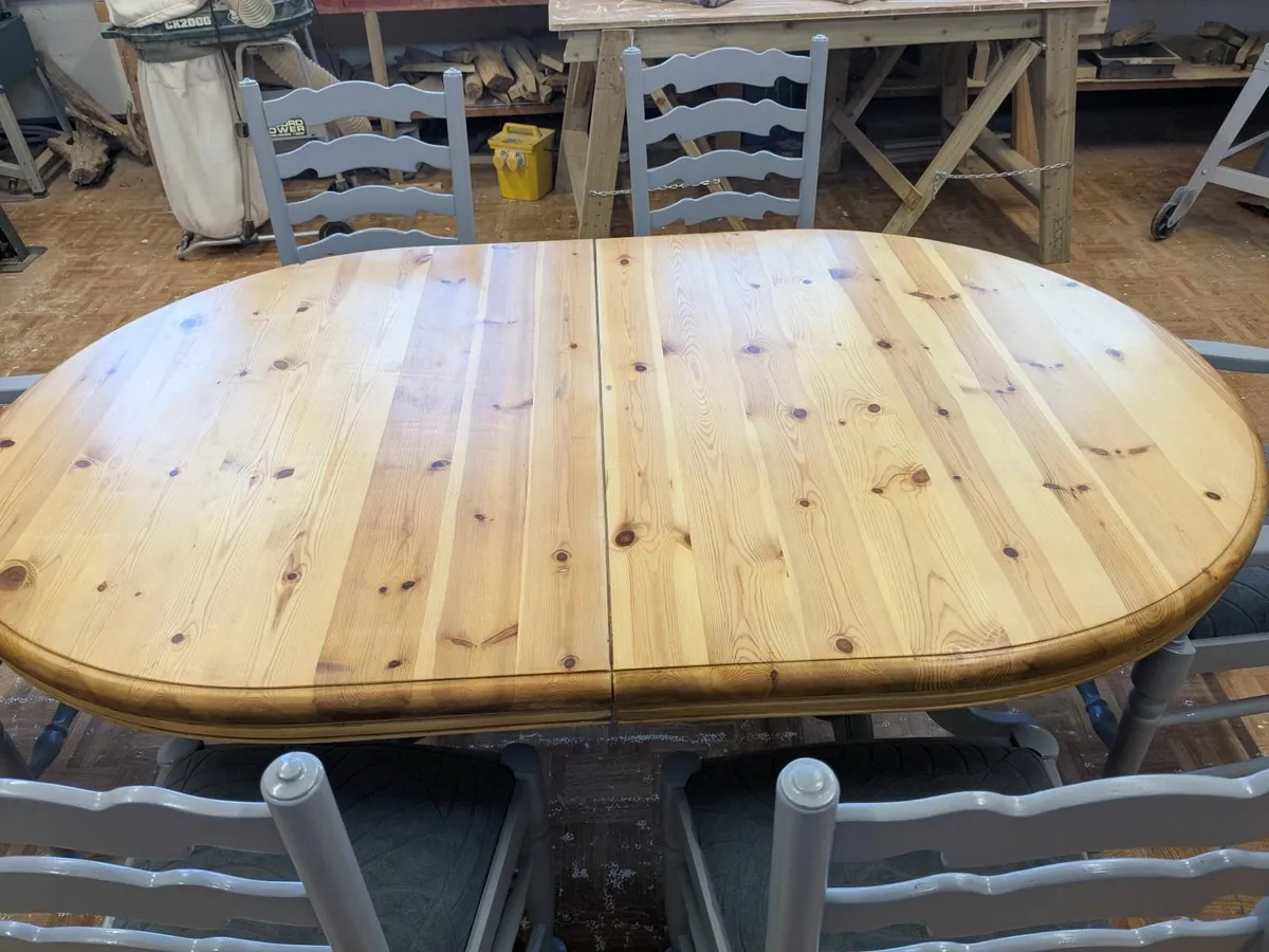Kitchen Table and Chairs - Image 4