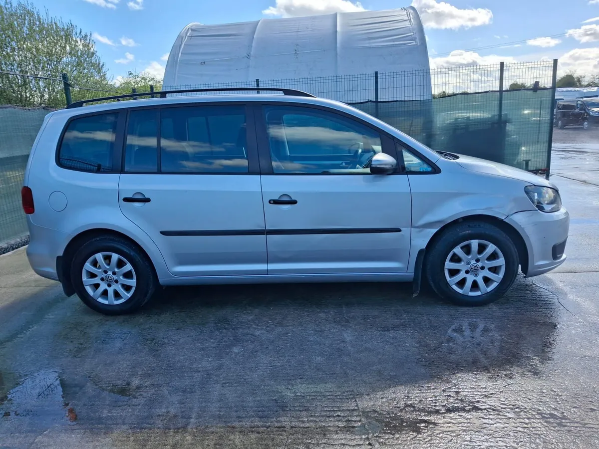 2013 Volkswagen Touran  Driver Home - Image 3