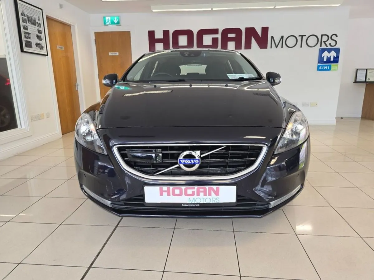 Volvo V40 2.0 ES 120BHP 5DR H/B - Image 2