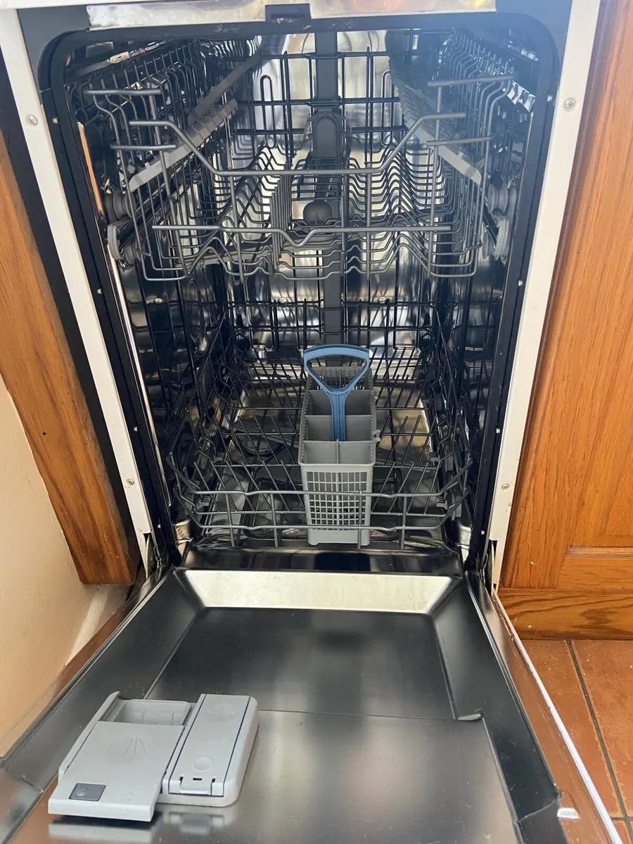 Dishwasher - Image 2