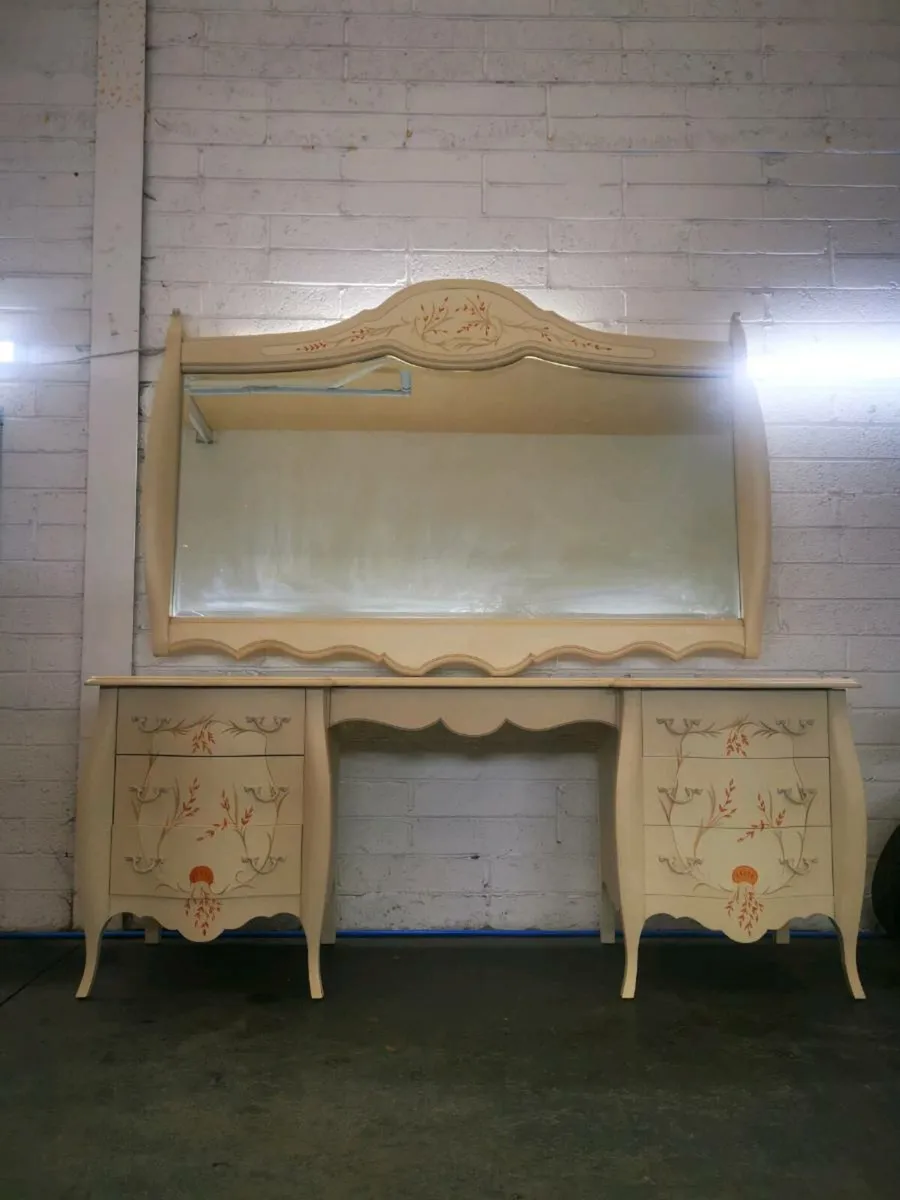 Miror and Table - Image 2