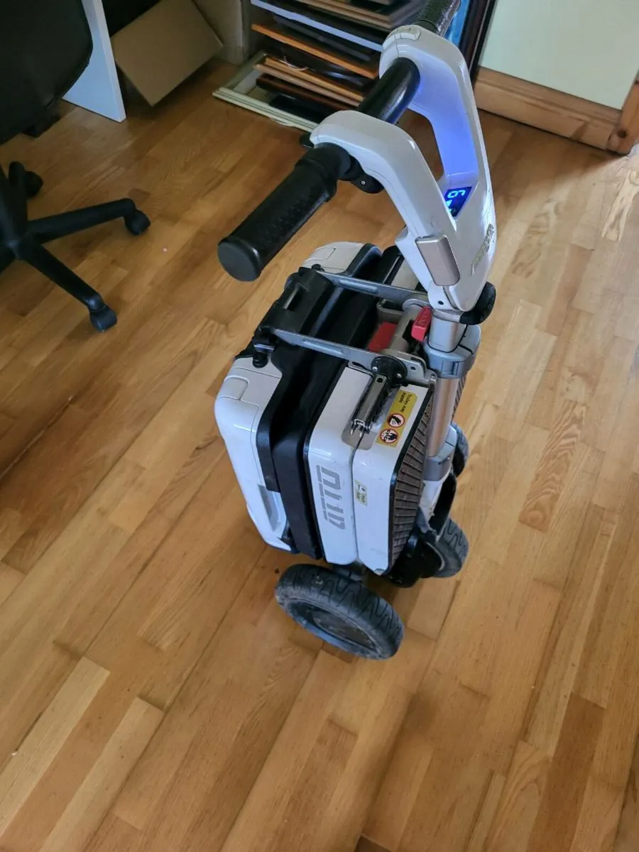 Mobility scooter - Image 1