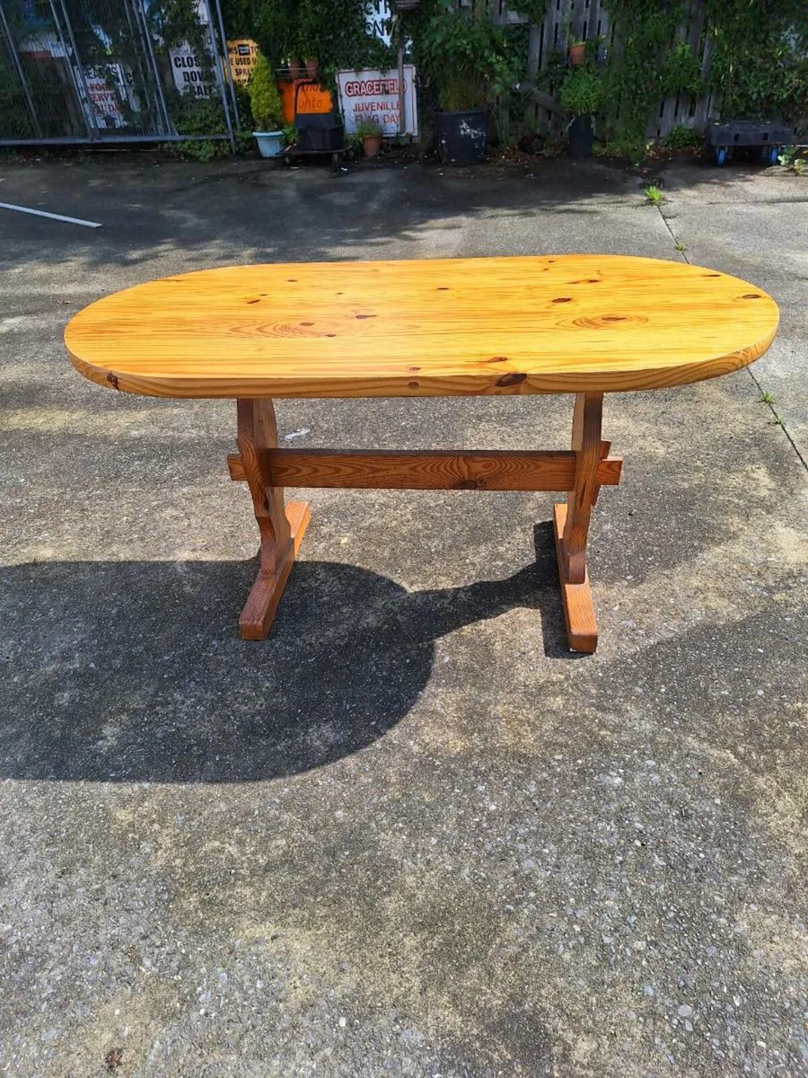 Solid sturdy kitchen table - Image 1