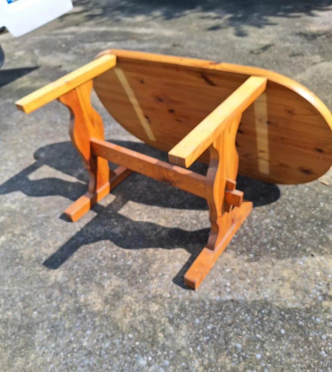 Solid sturdy kitchen table - Image 3